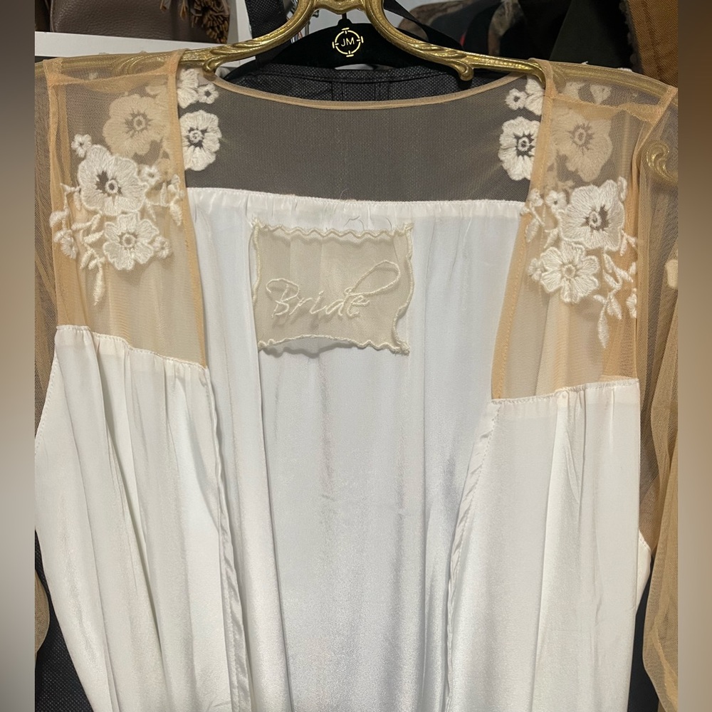 Bride Robe - Picture 10 of 10